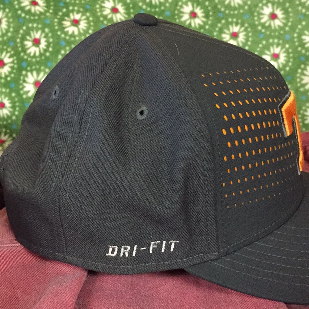 Nike University of Tennessee baseball cap.